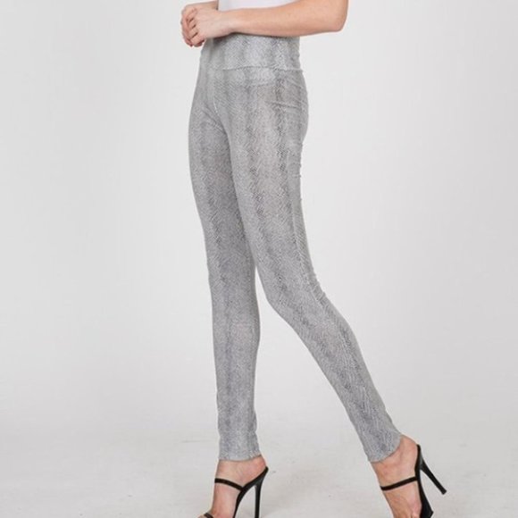 WHITE SNAKE PRINT PANTS - Picture 7 of 9